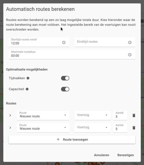 Het resultaat van de automatische routeverdeling, met per route een pijltje om de stops uit te klappen