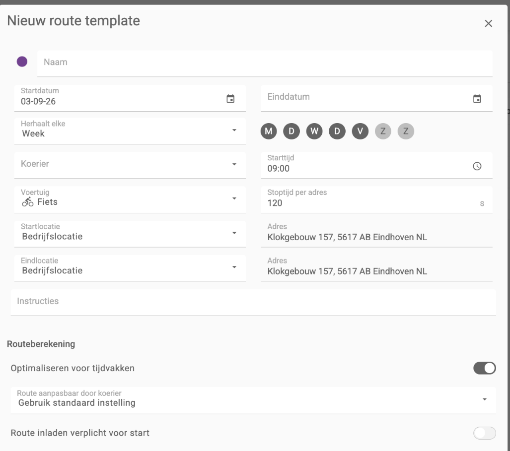 Het venster Nieuw route template met de velden voor naam, periode, herhaling, koerier, voertuig, start- en eindlocatie en de instellingen onder Routeberekening