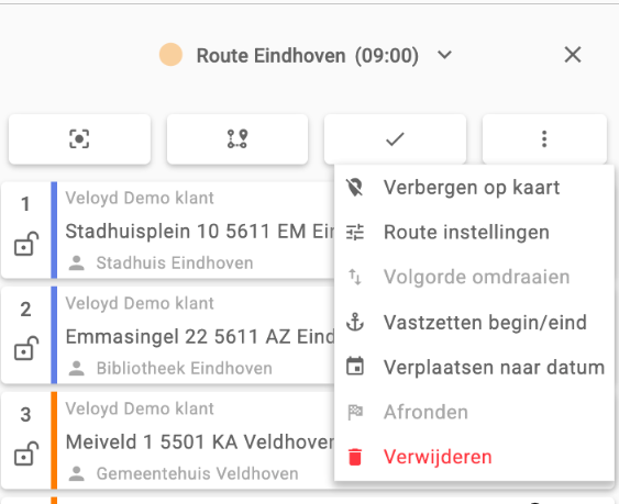 Het geopende driepuntsmenu van het routepaneel met onder meer Volgorde omdraaien en Vastzetten begin/eind